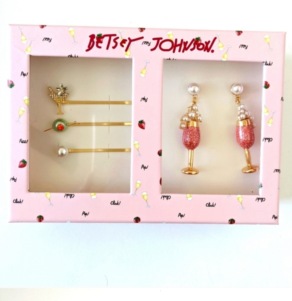 BRAND NEW BETSEY JOHNSON CHAMPAGNE  earrings hair clips set